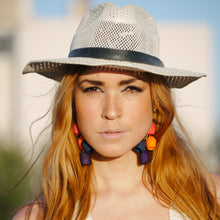 Load image into Gallery viewer, Bouquet Earring