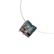 Cargar imagen en el visor de la galería, Collar Mi refugio Origami de Bronce