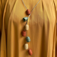 Load image into Gallery viewer, Garland Necklace